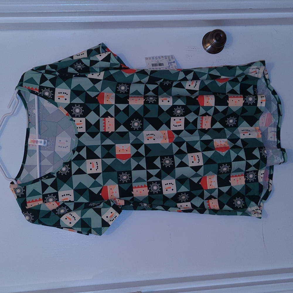 LuLaRoe Classic T - L (14-16)
